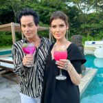 Maurício Branco Instagram - Eu e a absurdamente bela Mayana Moura , no aniversário do maridão dela . O frances mais legal do Mundo , o Louis . Como sempre arrasando no buffet e nos Drinks exóticos . @mayanamouraoficial @hrglouis