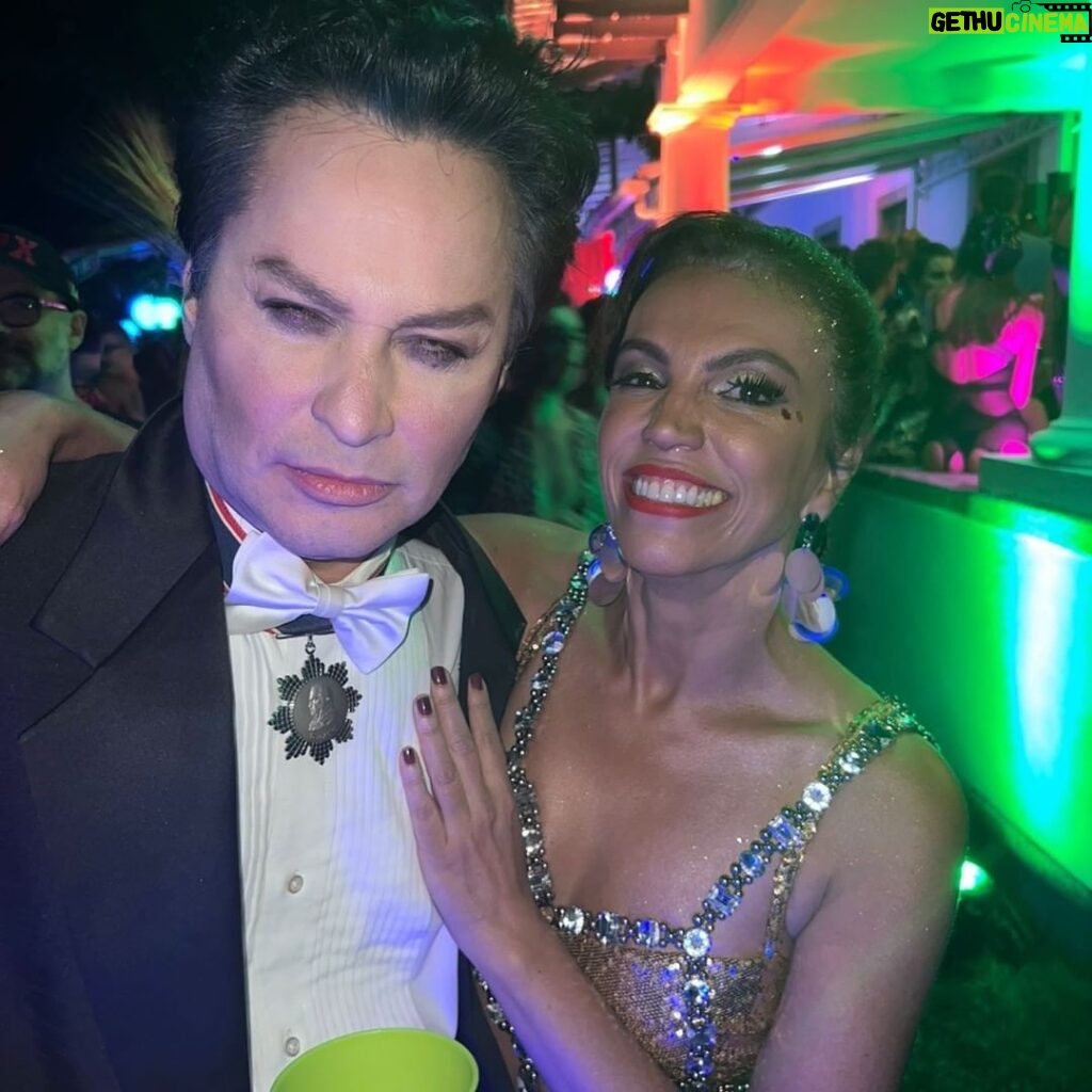 Maurício Branco Instagram - O Vampiro e a reporter Ana Paula Araujo no Baile da Arara . @bailedarara @arara @anapaulaaraujo
