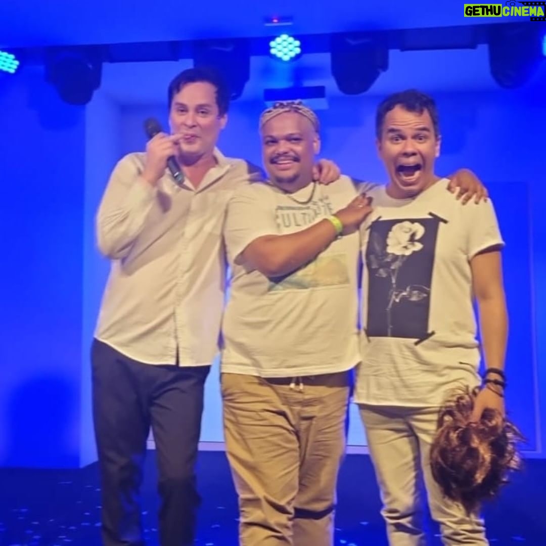 Maurício Branco Instagram - As participações de luxo do ultimo show : Raul Franco e DGÊ ( The Voice) @naosabedublarnaodesceproplay @rauljfranco @dgeoficialrj @casacopabacana