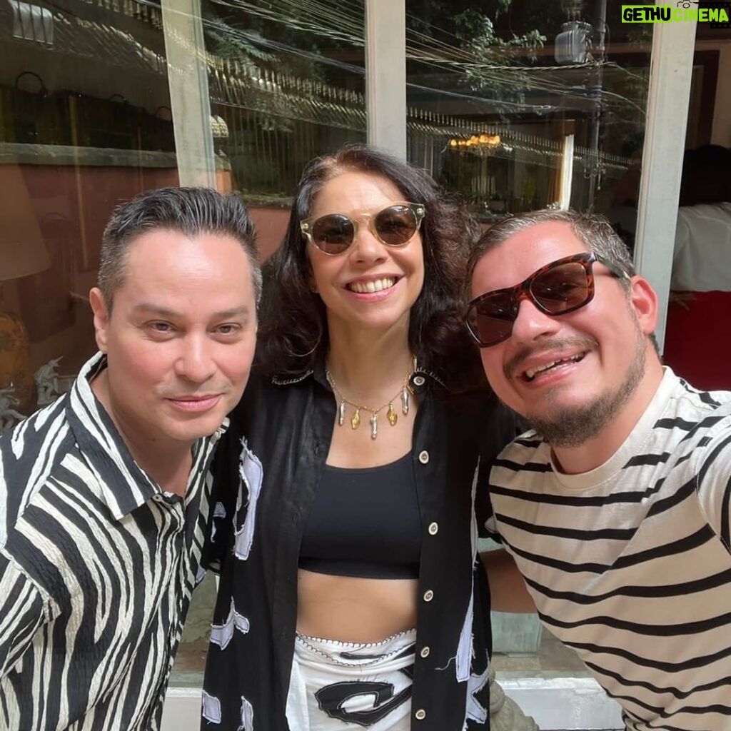 Maurício Branco Instagram - Eu , Paula Miler e Guilherme Scarpa no meu niver . @paulamiller @guilhermescarpa Gávea, Rio De Janeiro, Brazil
