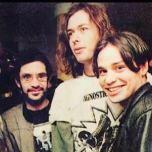 Maurício Branco Instagram - Renato , Andre Muller ( Plebe Rude ) e eu numa festa em 1992 do jornal Oglobo no Rio . Olha eu novinho . #tbt