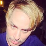 Maurício Branco Instagram – A história é um pesadelo do qual estamos tentando acordar . 
James Joyce