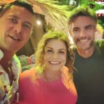 Mauricio Aspe Instagram – @solteroconhijas @victorgonzalezactor @mariasorteoficial_  @canalestrellas @produccion_osorio @markatalent @karemguedimin #Mauricio 8:30PM @televisa @televisatelevisionmx