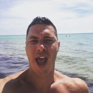 Mauricio Aspe Instagram - Cara de no Importa que nadie me tire la Foto!!! Yo me Pongo Solito Jajajajaja Sirvioooo.....