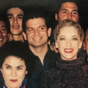 Mauricio Aspe Instagram - @edithgonzalezmx1 Tuve El Honor De conocer A La Gran Persona Que Fuiste,La Gran Actriz y Al Final La Gran Guerrera de una Batalla Maldita.  En La Vida Coincidimos En El Trabajo Varias Veces,Pero El Más Importante Fue Mi Primera Obra De Teatro #Aventurera Y Tú Fuiste La Primera En Apoyarme y Aconsejarme y También La Primera  En Darme Mi Patada de la Suerte!! Gracias hasta el cielo!! Gran Guerrera DESCANSA EN PAZ #EdithGonzalez (Foto Aventutera Cumpleaños Edith) 🙏🏻