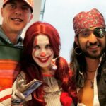 Mauricio Aspe Instagram - Se formo entre mi payasita diabólica y el pirata del caribe y la salsa picante finallll 🌶️ 🥵 @shafz_92 @paultero_11 👻🎃 #happyhalloween #photography #salsapicante #yunta #pennywise #piratesofthecaribbean #cubanosporelmundo🇨🇺 #mexico Mexico City, Mexico