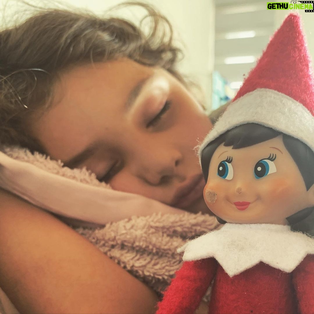 Mauricio Aspe Instagram - Mi Duendesita Hermosa! π#ElDuende #20Diciembre #BabyKala #LaDuendesita π
πΌπ#elfontheshelf