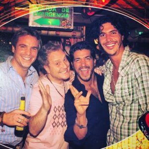 Mauricio Aspe Instagram - QuiHubo Pues Mijo!! #TBT #Colombia #AndresCarneDeRes @pauloquevedoof @christiantappan @ismaellarosa #GrandesRecuerdos 🤣😂🇨🇴🎬 #Veneno #MadreLuna @andres_c_de_res