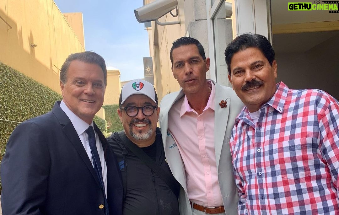 Mauricio Aspe Instagram - Nosotros viviendo de amor @vivirdeamorof y el Borre Bailando @lasestrellasbailanenhoy @televisaunivision