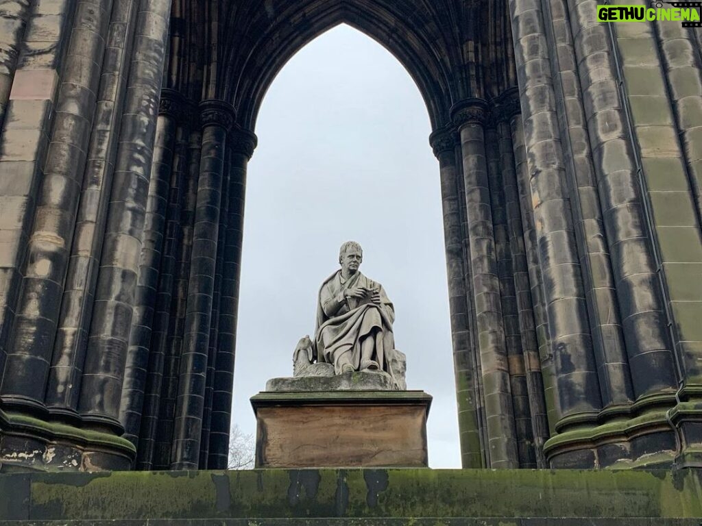 Mauricio T. Valle Instagram - DRAMA Edinburgh Sir Walter Scott Memorial