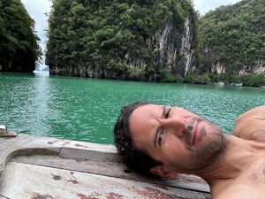 Mauricio T. Valle Instagram - 