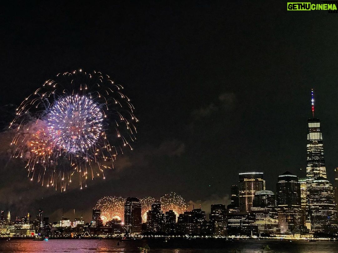 Mauricio T. Valle Instagram - Happy 4th of July!
