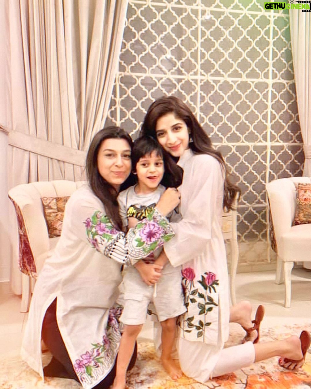 Mawra Hocane Instagram - Happpppyyyy birthday sheriiii strawberry ❤️❤️❤️❤️🍰🤍🥂 love you forever and ever and even after that!!!!! ♾️ @sheharbanoshirazi Here’s to growing older together but younger 😍😅😝😉
