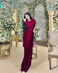 Mawra Hocane Instagram - Izzaaa laal saari vibe with looots of tears & goodbyessss 💥💋 @ramshahayat loooove you I’m not going to turn this into an emo post.. I think we look great >>>> 💃🏻🎈 @thesaarigirl @fantaziajewellery @maisonvalentino Islamabad اسلام آباد
