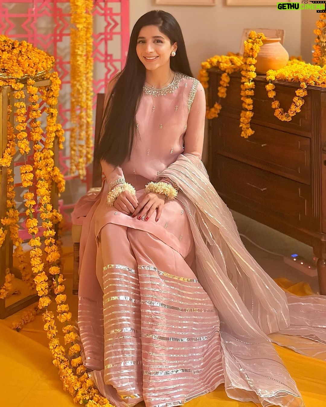 Mawra Hocane Instagram - and it’s begun 💍💥 #RAHAnahigaya Islamabad اسلام آباد