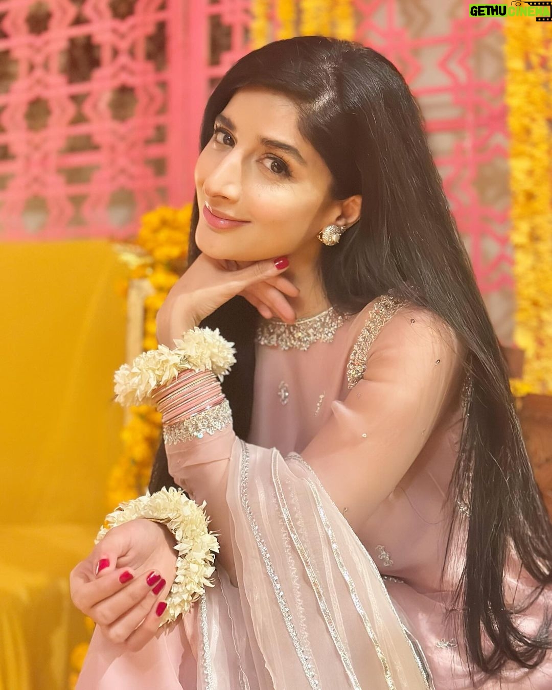 Mawra Hocane Instagram - and it’s begun 💍💥 #RAHAnahigaya Islamabad اسلام آباد
