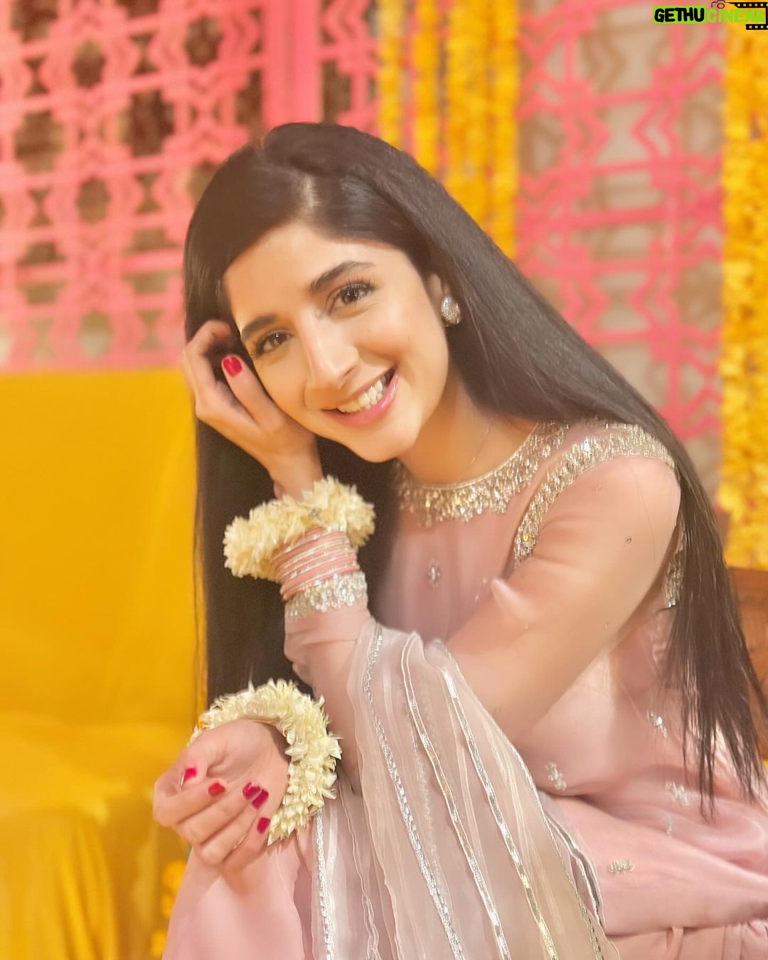 Mawra Hocane Instagram - and it’s begun 💍💥 #RAHAnahigaya Islamabad اسلام آباد