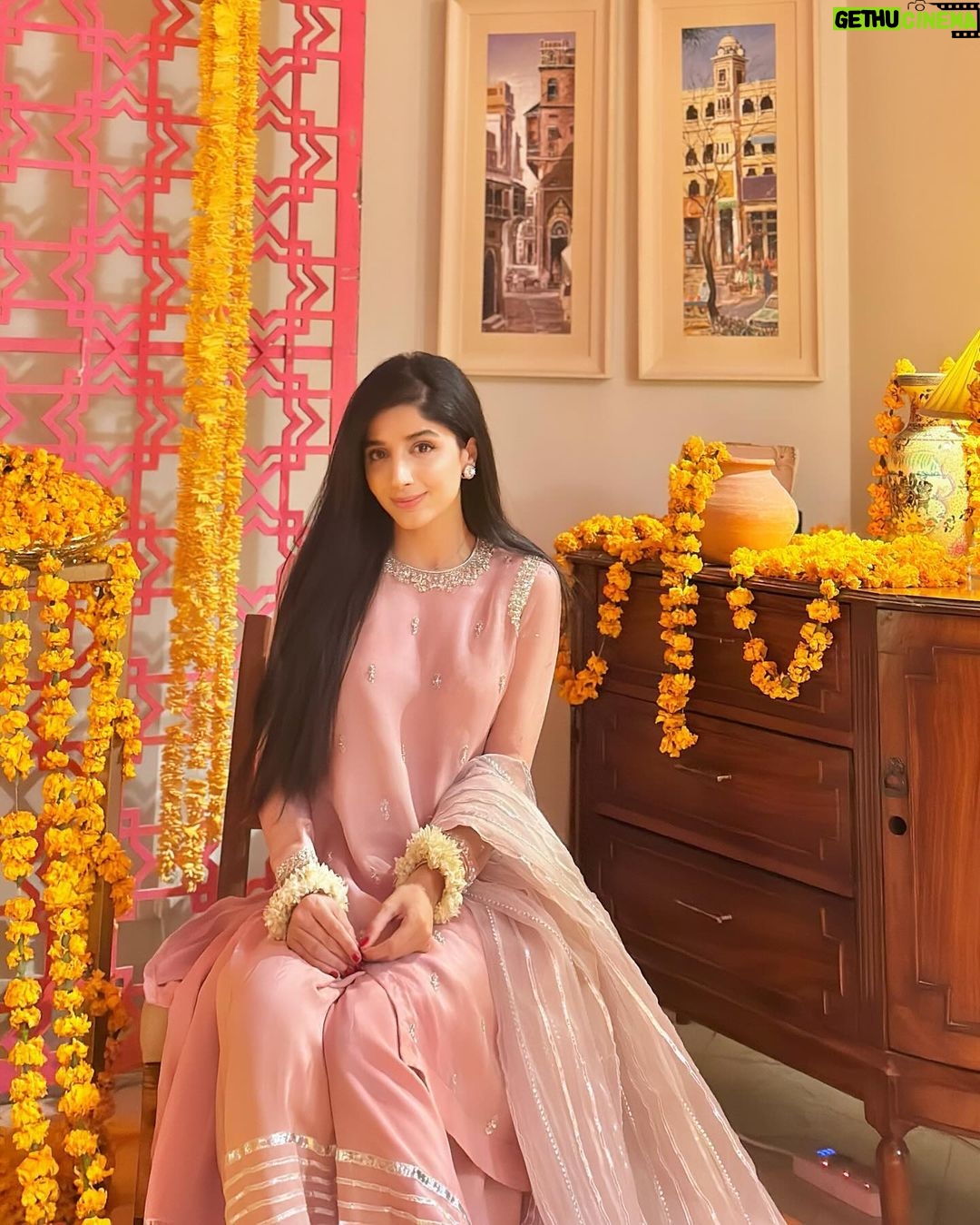 Mawra Hocane Instagram - and it’s begun 💍💥 #RAHAnahigaya Islamabad اسلام آباد