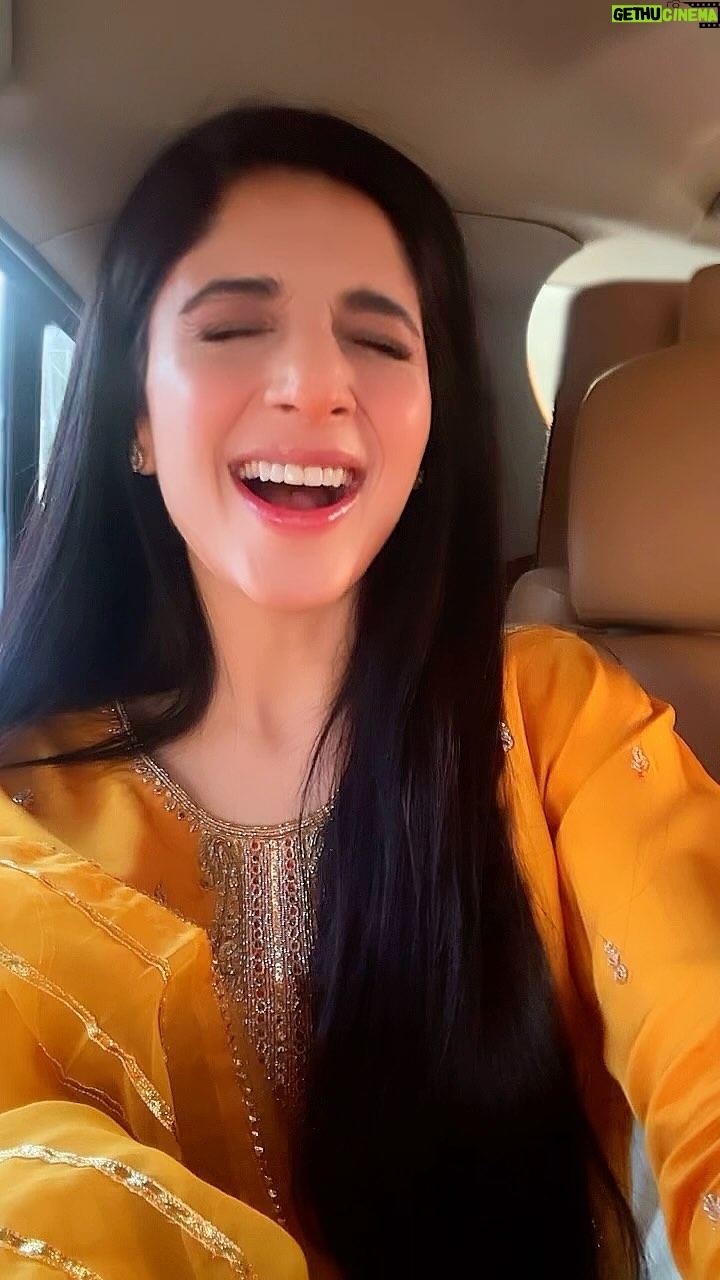 Mawra Hocane Instagram - not me obsessed with this song 🎧