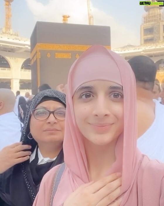 Mawra Hocane Instagram - one year to the best day of my life… ❤️❤️ #ALHUMDULILLAH can’t wait to visit again… I reminisce it everyday 🕋 Kaaba