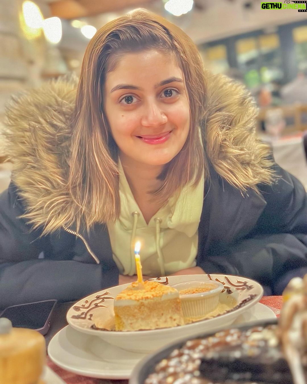 Mawra Hocane Instagram - sister in love 🎂 @aaimamushtaq Islamabad, Pakistan