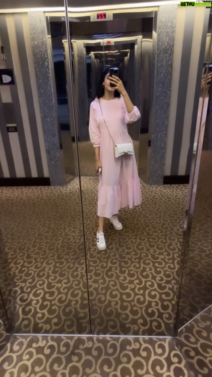 Mawra Hocane Instagram - Flight ✈️✅ caramel popcorn 🍿 ✅ Animal 🥂✅ shoot 🎥✅ Shopping 🛍️✅ Bangkok, Thailand