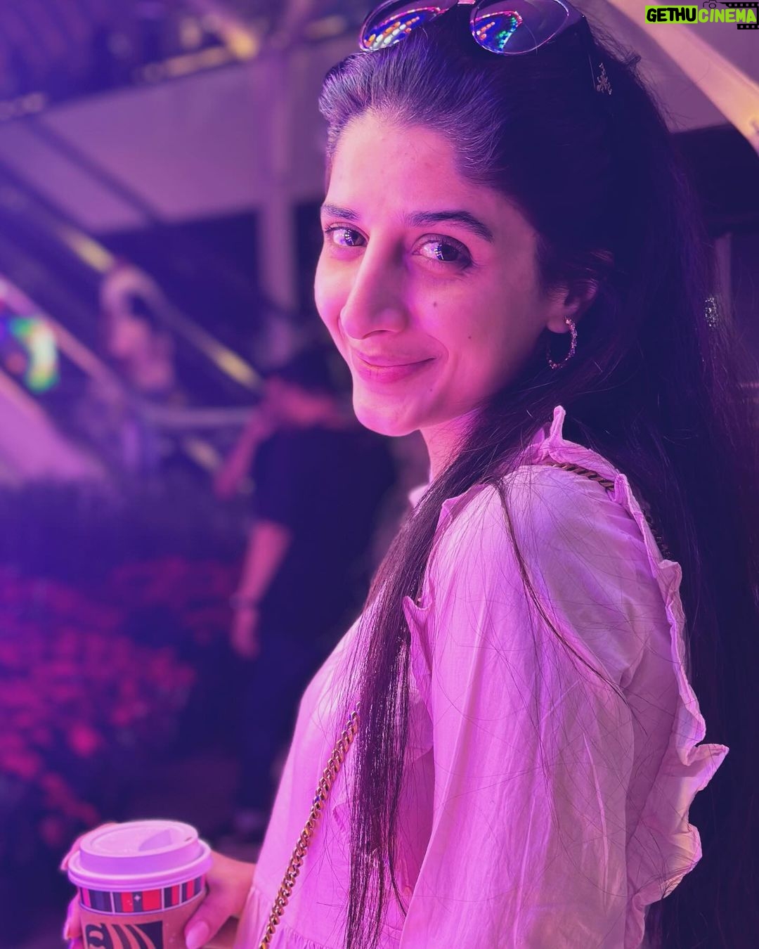 Mawra Hocane Instagram - Oh joy πΉππ₯β¨βΎοΈπ Escape Bangkok