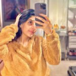 Mawra Hocane Instagram - iz time to pack but I am bearly working 🐻 ✈️