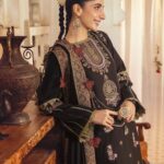 Mawra Hocane Instagram - ✨🧚🏻🖤🎉🎨🍡💫thrilled to announce the highly-anticipated launch of @Cinqapparel's first-ever winter collection, featuring stunning Kashmiri shawls. Get ready to create unforgettable winter days with BAYAAN. Cinq's winter collection is all about embracing vibrant colors, elegant embroidered suits, and the beauty of Kashmiri shawls that will truly elevate your winter style. Stay tuned. Pre-Booking starts today. Don't miss out! PR: @instahurabpr #cinq #wintercollection #2023 #hurabanampr #stylevibe #ootd