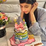 Mawra Hocane Instagram - I had the best year of my life.. what more can I wish for? just grateful #31 🎂☺️ Ty @bake.inn for the best cake!