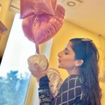 Mawra Hocane Instagram - little sweety has arrived into our lives, bringing so so much joy, little MEHERBANO we love you a bit too much 🩷 #Khala #BFFsDaughter 👶🏻 @sheharbanoshirazi Islamabad, Pakistan