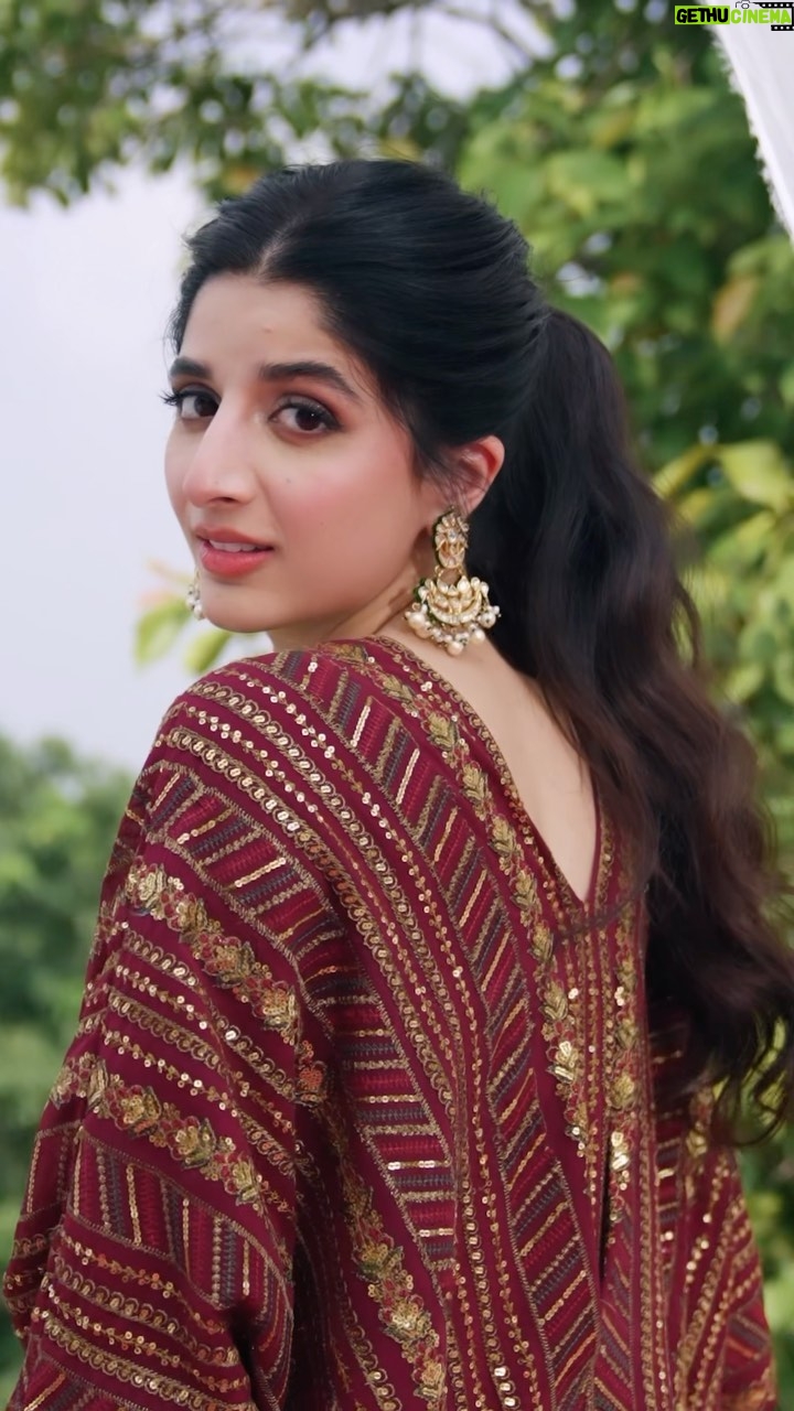 Mawra Hocane Instagram - in the mood for 👘 “Abresham” is now available online! Grab your favorite pieces and let’s make a fashion statement. 💁♀️👑 @asimjofa @iamasimjofa #AsimJofa #IWearAsimJofa #AbreshamCollection #Embroidered #Unstitched #FestiveCollection #MawraHocane #AimaBaig #KomallMeer #Luxury #Chiffon #FestiveWear #WeddingWear #UnstitchedCollection #Fashion #Trending #ShopNow
