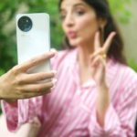 Mawra Hocane Instagram – Getting ready is an art, just like fashion 💄✨ 
With the stunning itel S23, @mawrellous has the perfect style companion that matches her looks! From white to delightful pink color, and 50MP AI camera with great clarity, it’s more than just a phone – it’s her fashion statement. 📱🎀 Say hello to seamless style and endless possibilities! 💃🏻🌟 

Let’s get high on Fashion with itel S23 now https://itel-life.com/pk

#itelhome #itelpakistan #itelmobile #itelS23 #enjoybetterlife
