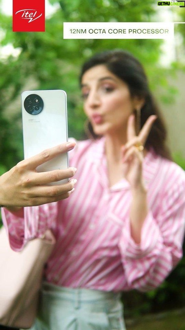 Mawra Hocane Instagram - Getting ready is an art, just like fashion πβ¨ With the stunning itel S23, @mawrellous has the perfect style companion that matches her looks! From white to delightful pink color, and 50MP AI camera with great clarity, it's more than just a phone β it's her fashion statement. π±π Say hello to seamless style and endless possibilities! ππ»π Let's get high on Fashion with itel S23 now https://itel-life.com/pk #itelhome #itelpakistan #itelmobile #itelS23 #enjoybetterlife