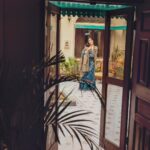 Mawra Hocane Instagram - ✨🧚🏻🖤🎉🎨🍡💫thrilled to announce the highly-anticipated launch of @Cinqapparel's first-ever winter collection, featuring stunning Kashmiri shawls. Get ready to create unforgettable winter days with BAYAAN. Cinq's winter collection is all about embracing vibrant colors, elegant embroidered suits, and the beauty of Kashmiri shawls that will truly elevate your winter style. Stay tuned. Pre-Booking starts today. Don't miss out! PR: @instahurabpr #cinq #wintercollection #2023 #hurabanampr #stylevibe #ootd