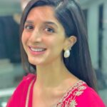 Mawra Hocane Instagram - festive festive everything… always!💋