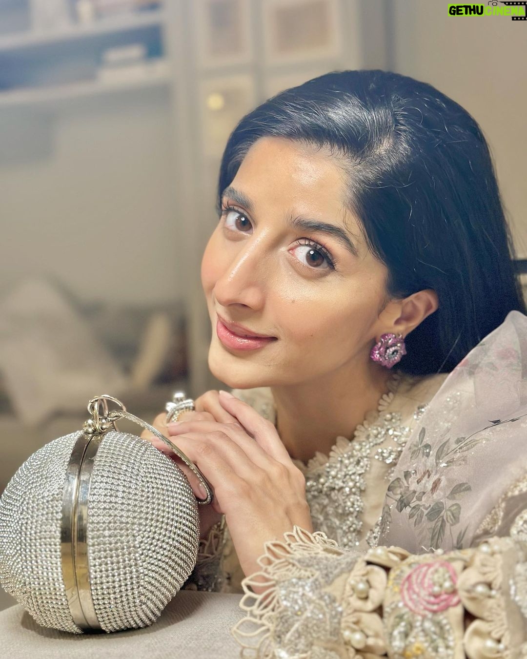Mawra Hocane Instagram - from a very special day.. my beautiful girl is now a MISSUS 🤍