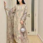 Mawra Hocane Instagram - from a very special day.. my beautiful girl is now a MISSUS 🤍