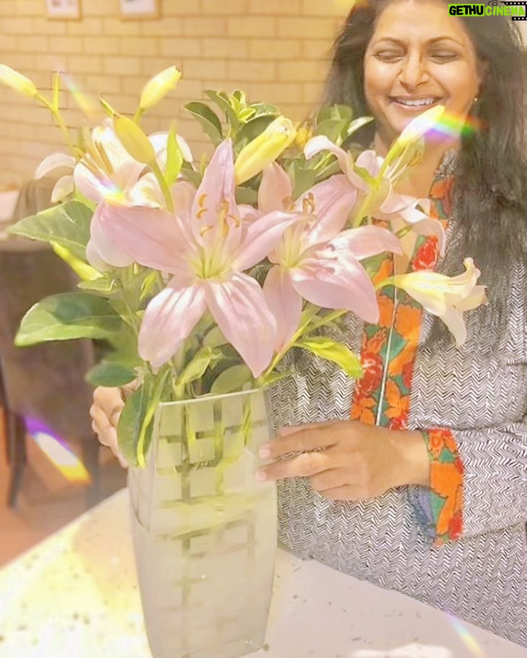 Mawra Hocane Instagram - Happy birthday mama.. I am thankful for so many things but most importantly THANK YOU for making my dreams your own.. for being brave through my decisions.. for being my one & only person who took so much pride in everything I achieved & for caressing me when I took a fall.. love you the most 🤍 I know this will be your happiest year InshaAllah 🤲🏻