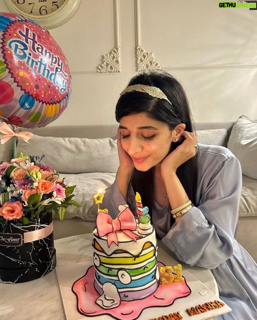Mawra Hocane Instagram - I had the best year of my life.. what more can I wish for? just grateful #31 🎂☺️ Ty @bake.inn for the best cake!