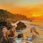 Mawra Hocane Instagram - Paradise with my angels 🌅♾️💥🥂 16 years & Counting… MashaAllah ✨ @rockbarbali @ayanaresort Bali, Indonesia