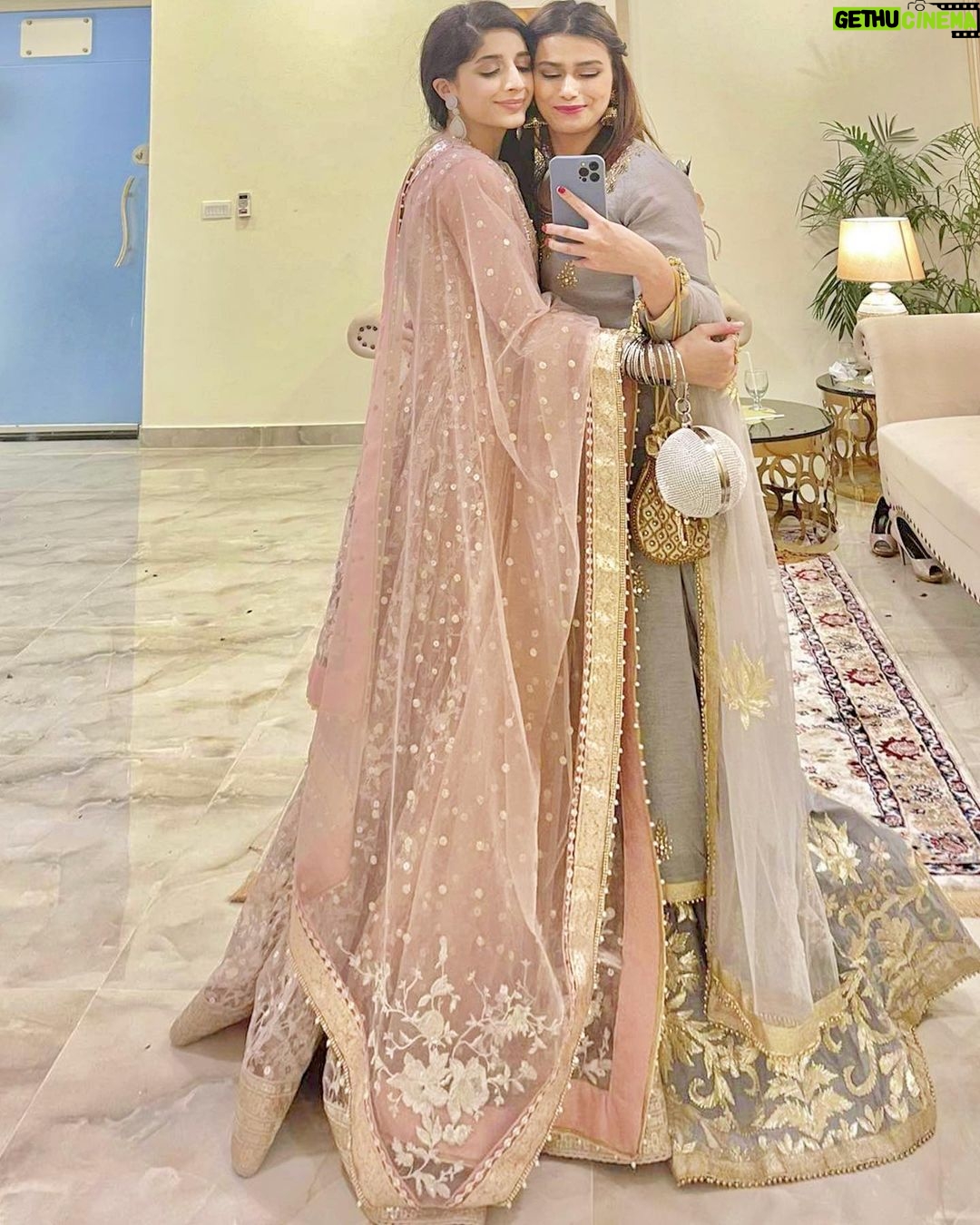 Mawra Hocane Instagram - happy BIG 30 to the one who makes my OTT look normal, my loud look decent, my crazy look sane & most importantly brings so much joy wherever she goes❤️ this will be your best year @msloud07 InshaAllah!!! E-V-E-R-Y-W-H-E-R-E
