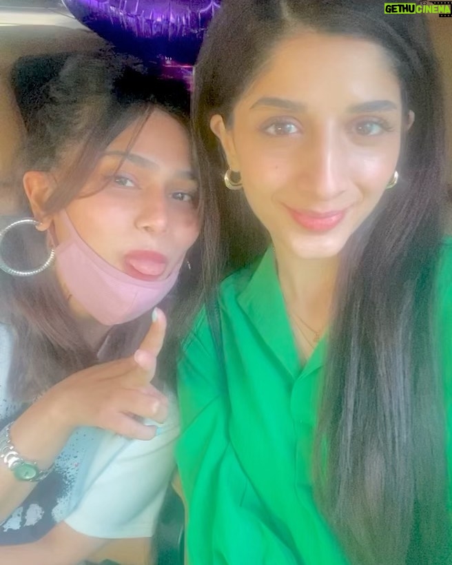 Mawra Hocane Instagram - happy BIG 30 to the one who makes my OTT look normal, my loud look decent, my crazy look sane & most importantly brings so much joy wherever she goes❤️ this will be your best year @msloud07 InshaAllah!!! E-V-E-R-Y-W-H-E-R-E