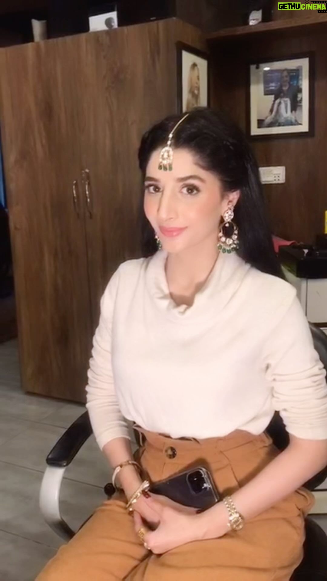 Mawra Hocane Instagram - 💫🌟💄 @anushaykhanbeautysalon x @hussainrehar.official 🧚🏻💚 #RAHAnahigaya