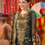 Mawra Hocane Instagram - Mien kaisi lagti hun ? ft. Chamak// دمک @asimjofa @iamasimjofa