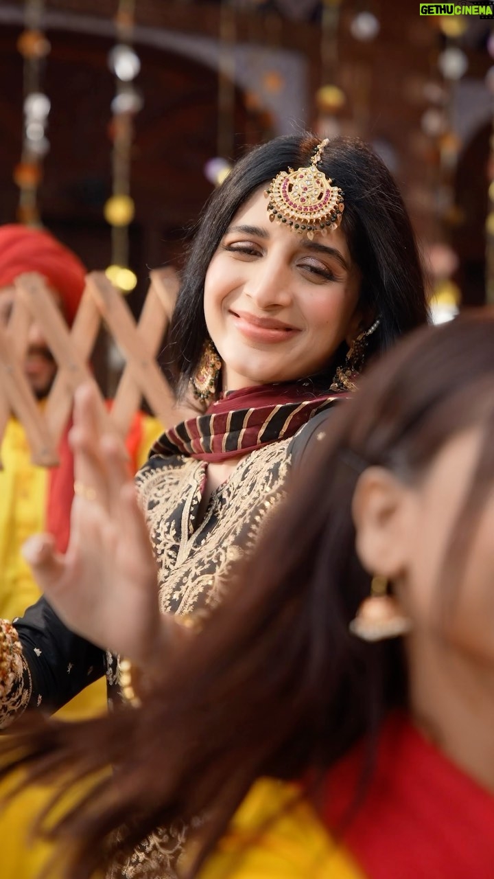 Mawra Hocane Instagram - C H A M A K // دمک ✨💫🥲 It’s time to sparkle and shine with the ‘Chamak Damak’ Festive Collection by Asim Jofa! Join me on this journey of color, charm, and endless joy. Let’s light up the world together. @asimjofa @iamasimjofa