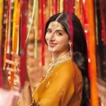 Mawra Hocane Instagram - Mien kaisi lagti hun ? ft. Chamak// دمک @asimjofa @iamasimjofa