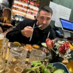 Max Herzberg Instagram – Köstliche Speisen in ausgezeichnetem Ambiente nahmen wir heute im @chicagosteakhouseberlin zu uns.
Direkt am Ku’damm hat man nach dem Shopping feinstes Fleisch in vielerlei Form. Gerne wieder!
#ad #werbung #freachly #berlinfoodie #berlinrestaurant #chicagosteakhouseberlin #steakhouse #steaknight Kurfürstendamm, Berlin.