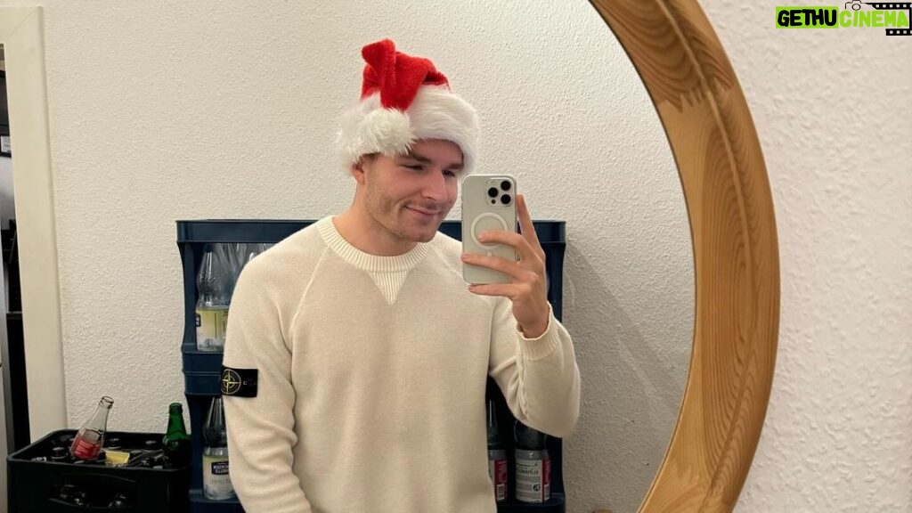 Max Herzberg Instagram - Weihnachten in Familie Plauen (Dresden)