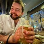 Max Herzberg Instagram - An diesem wunderschönen verschneiten Tag in München zog es uns mal wieder ins @abaccos_muenchen und es gab feinstes Fleisch als Begleitung zum schmackhaften Bier. Der umwerfend aussehende und sehr sympathische Kellner wird mir ewig in Erinnerung bleiben und mitverantwortlich sein für weitere Besuche! #abaccossteakhouse #daswahrscheinlichbestesteakderwelt #muenchen #munichrestaurant #steaklover #werbung #ad ABACCO'S STEAKHOUSE München